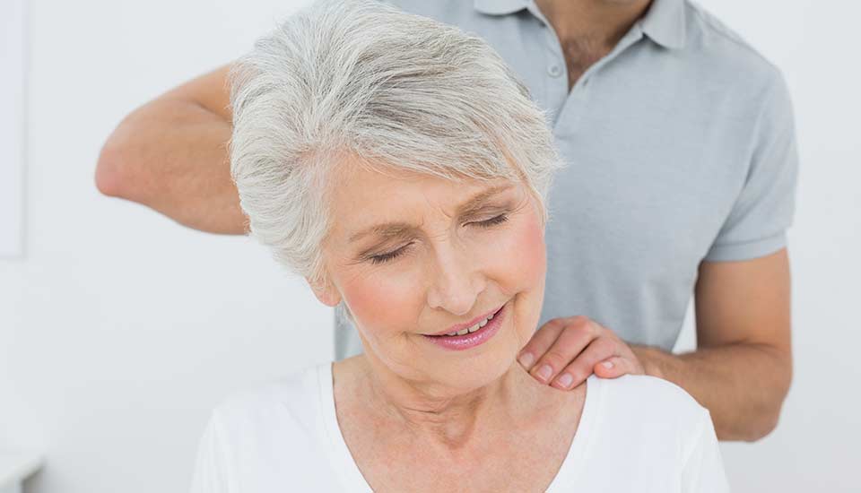 Ostéopathe pour adultes et seniors au cabinet ou à domicile