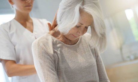 Séances d'ostéopathie pour les personnes âgées - Vaulx-en-Velin - Maxime COCOGNE Ostéopathe